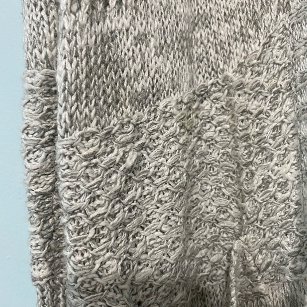 Abercrombie and Fitch Gray sweater